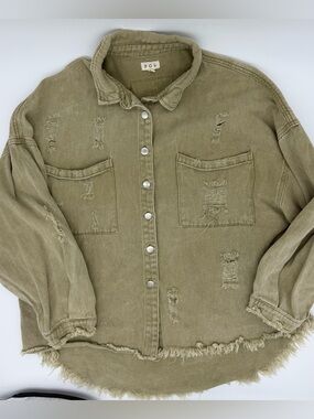 POL Distressed Star Patch Denim Shacket – Olive Green size medium